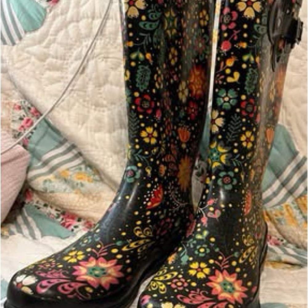 Western Chief Floral Black Rain Boots